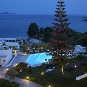 Lichnos Beach Hotel&Suites