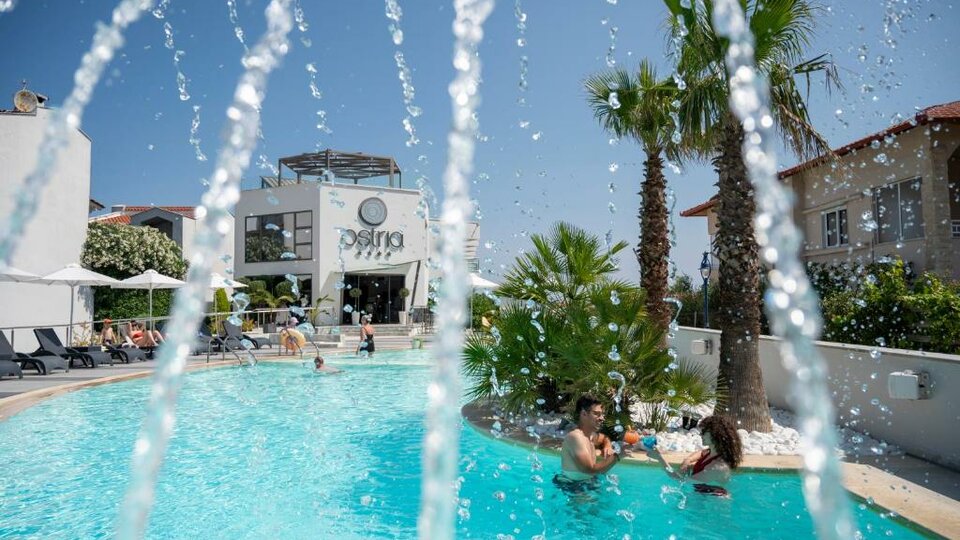 Ostria Sea Side