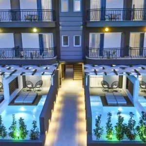 Royal Hotel&Suites