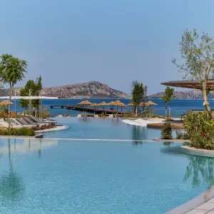 W Costa Navarino