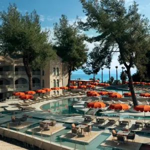 Zeus Eleva Kassandra Lagoon