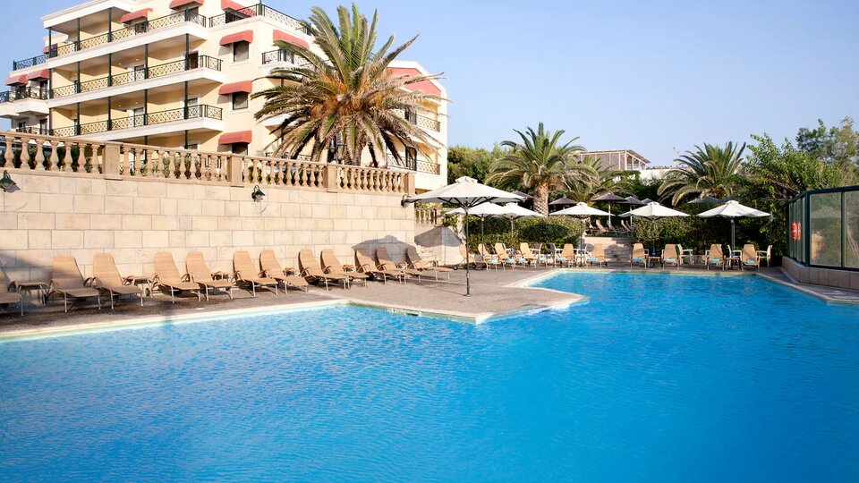 Zeus Essence Ramada Athens
