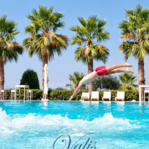 Valis Resort