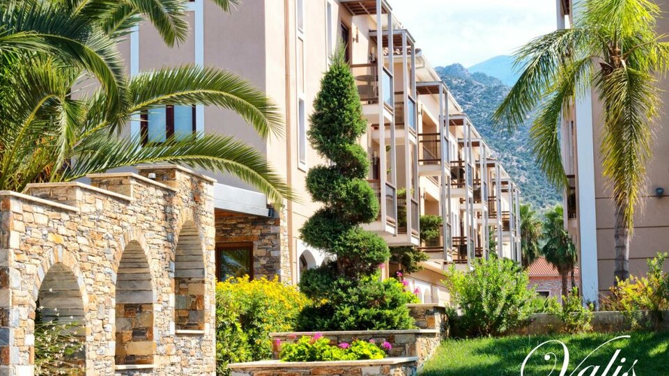 Valis Resort