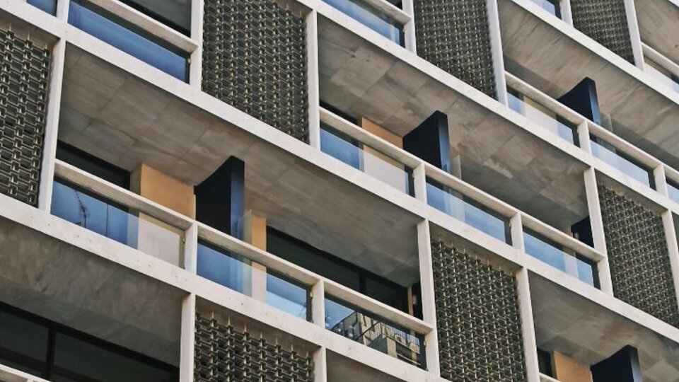 Brown Acropol