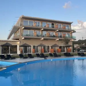 Ninos Laguna Holiday Resort