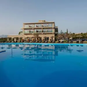 Ninos Laguna Holiday Resort