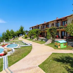 Akritas Ef Zin Villas & Suites