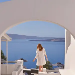 Mr & Mrs White Oia