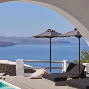 Mr & Mrs White Oia