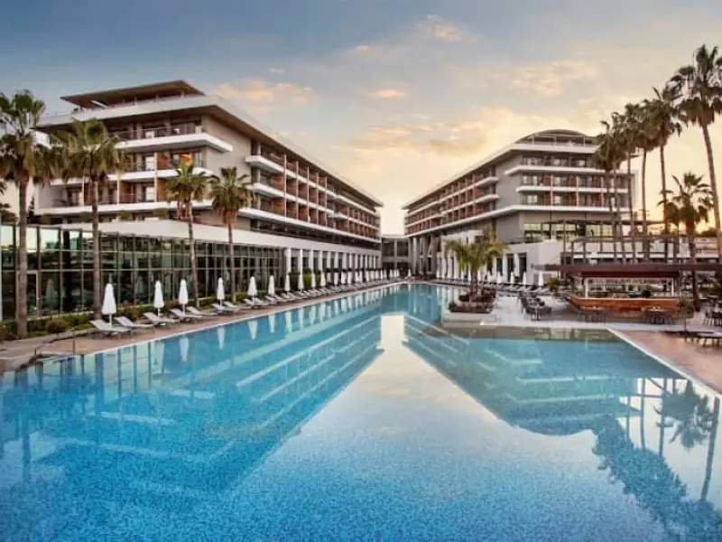 Acanthus & Cennet Barut Collection
