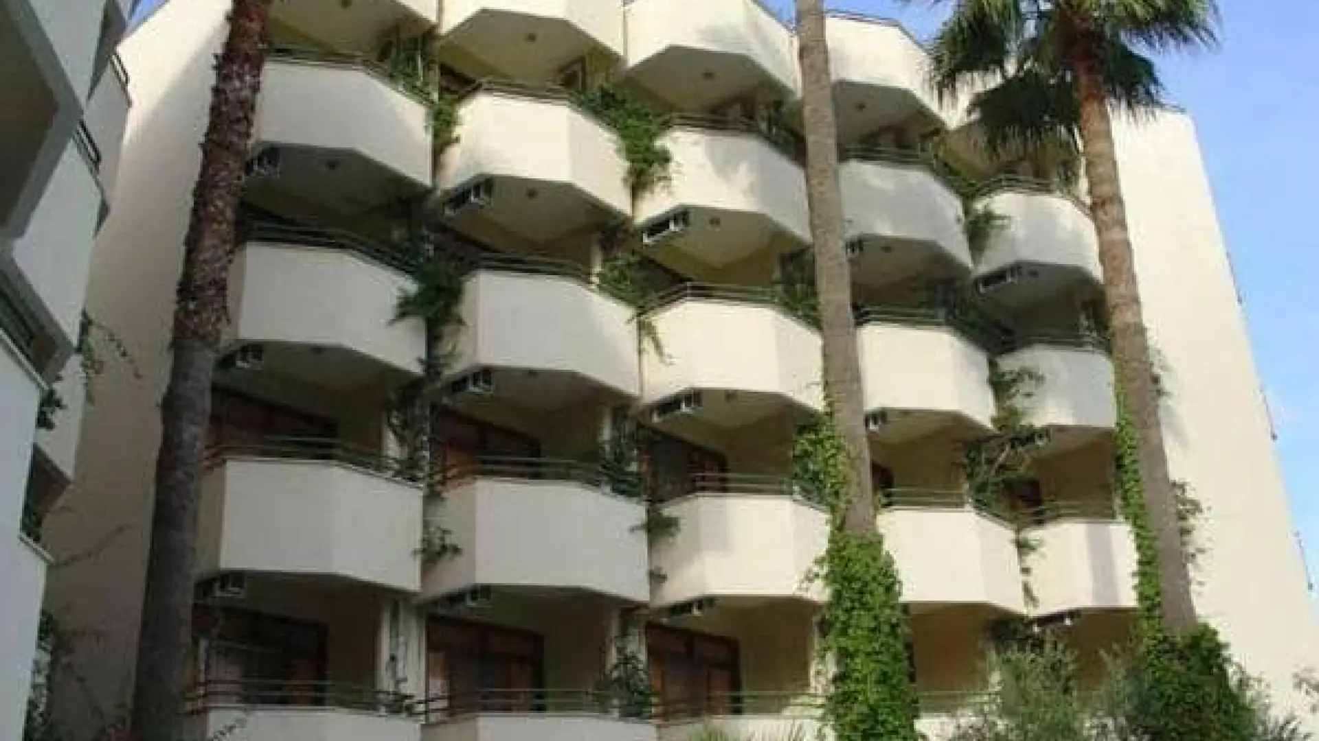 Amos Hotel