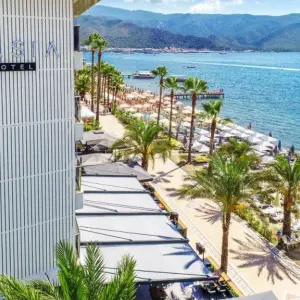 Aurasia Beach Hotel