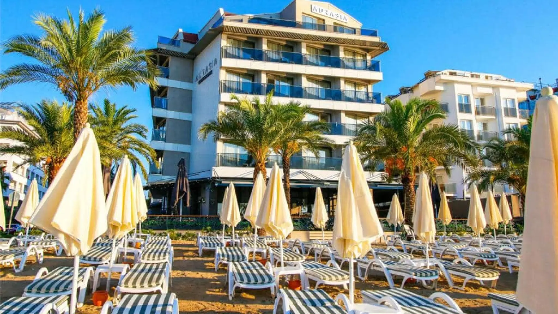 Aurasia Beach Hotel