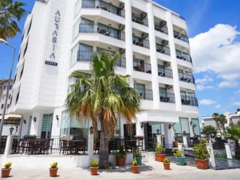 Aurasia Seaside Hotel