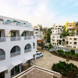 Azka Hotel