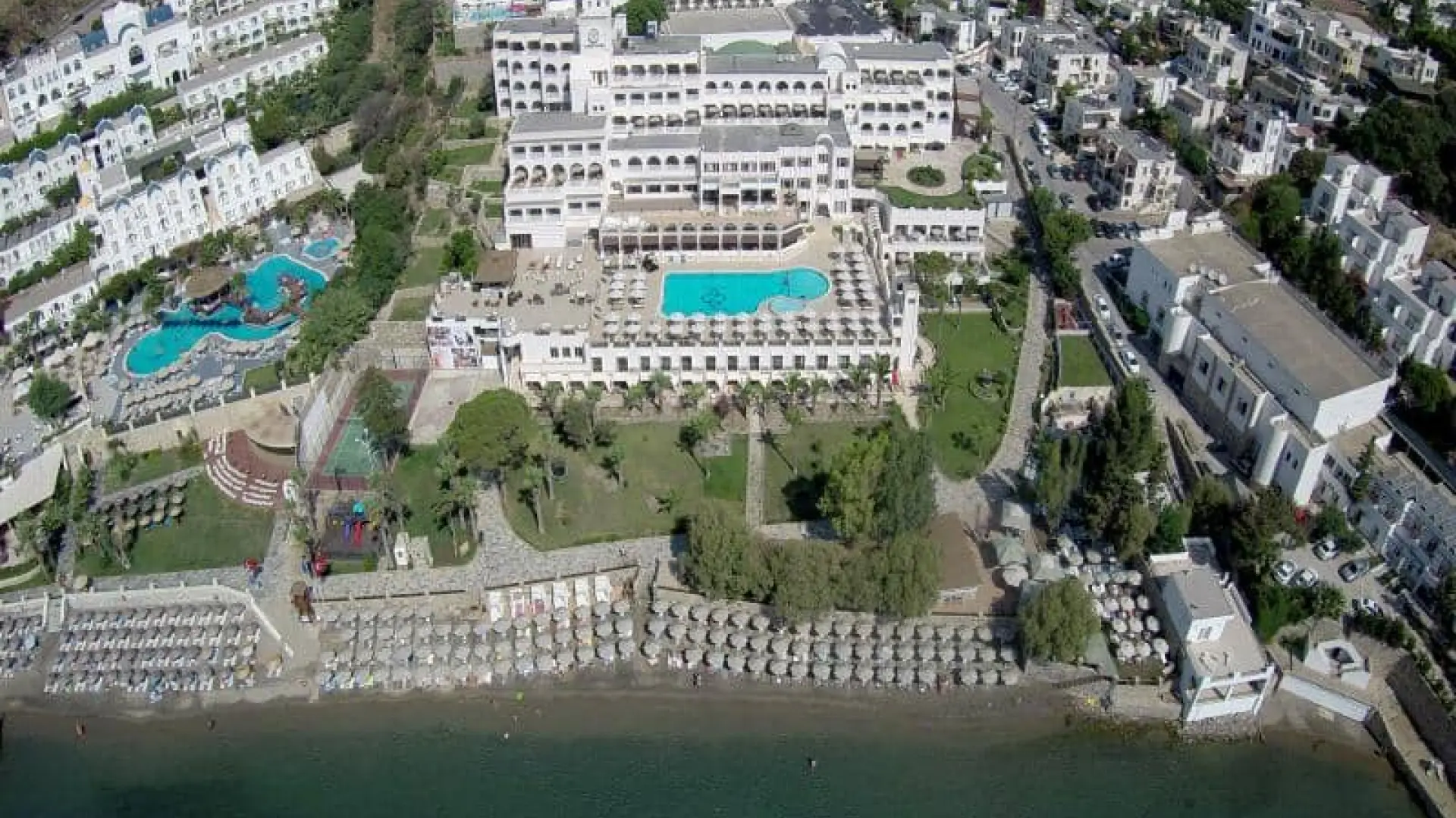 Azka Hotel