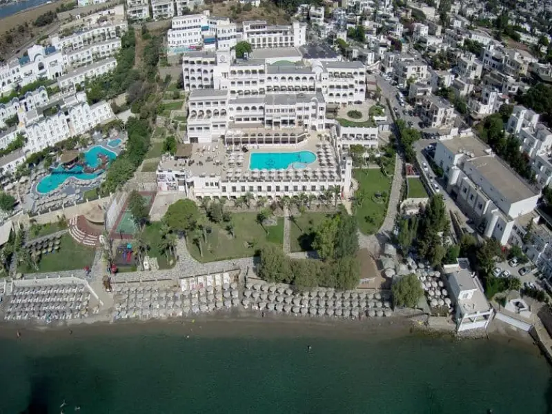Azka Hotel