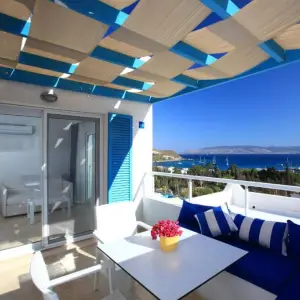 Bellazure Hotel