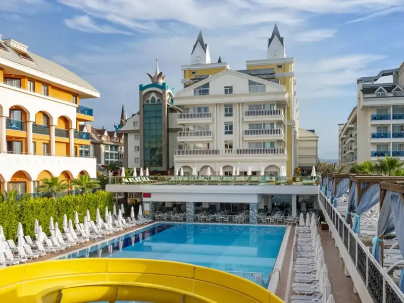 Dream World Resort & Spa