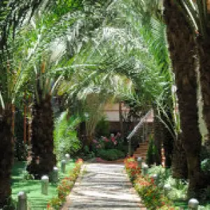 Elegance Hotel