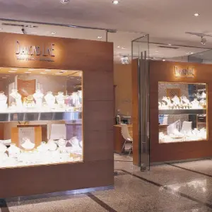 Elegance Hotel