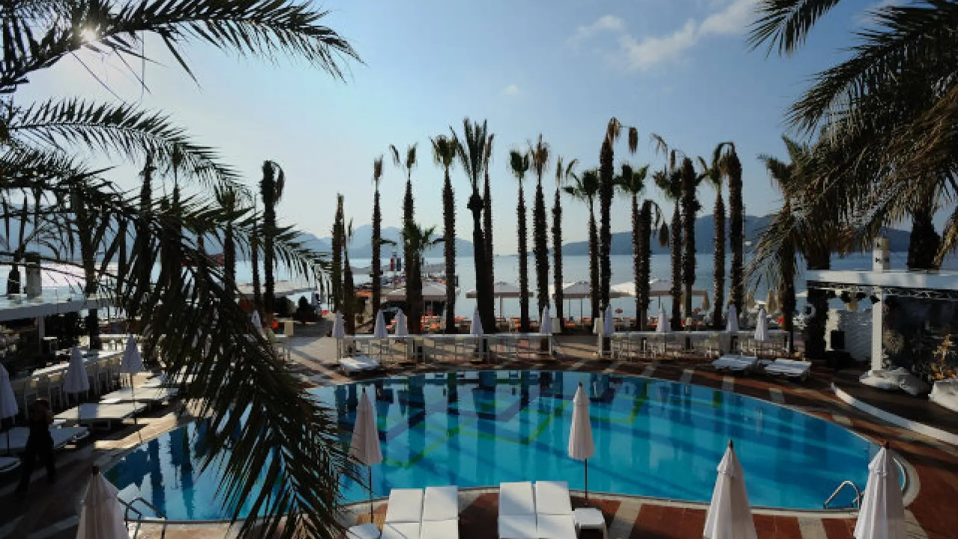 Elegance Hotel