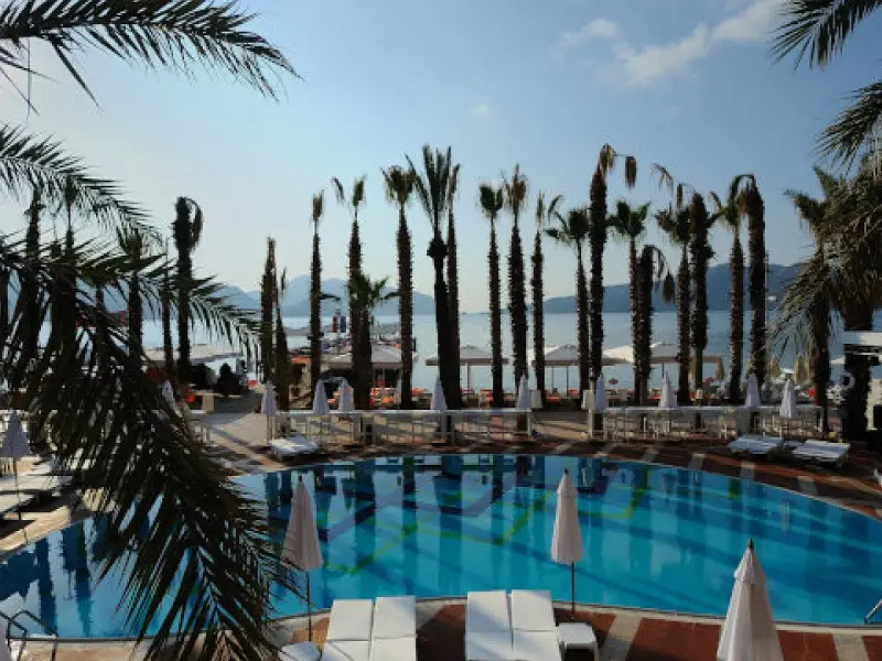 Elegance Hotel