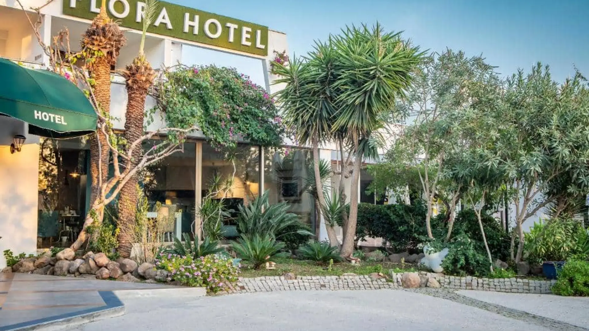 Flora Hotel