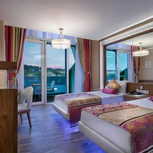 Granada Luxury Okurcalar
