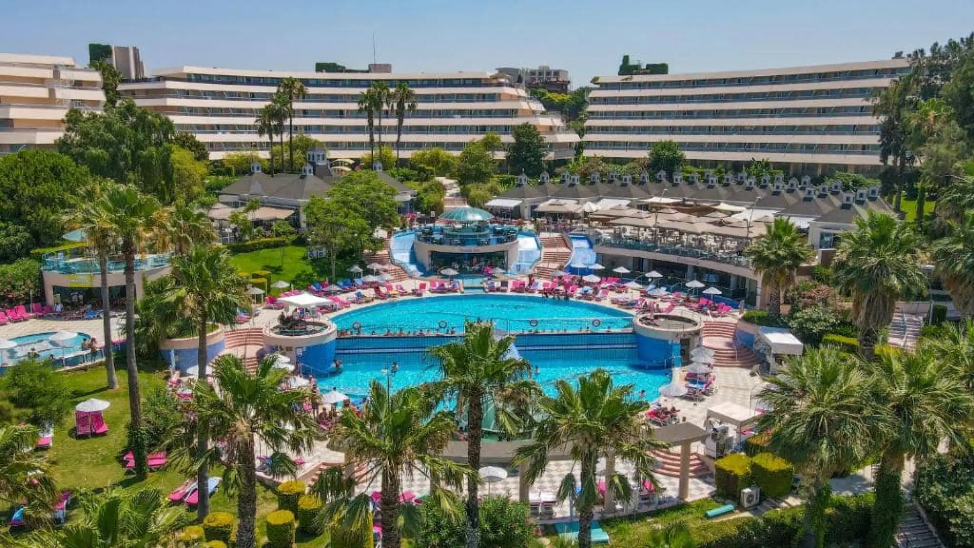Grand Blue Sky Hotel