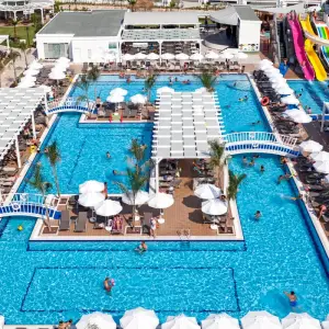 Karmir Resort