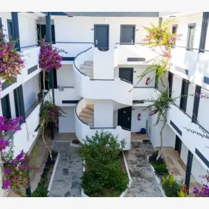 Ladonia Luna Beach Resort
