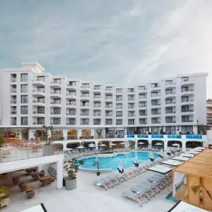 Lalila Blue Suites