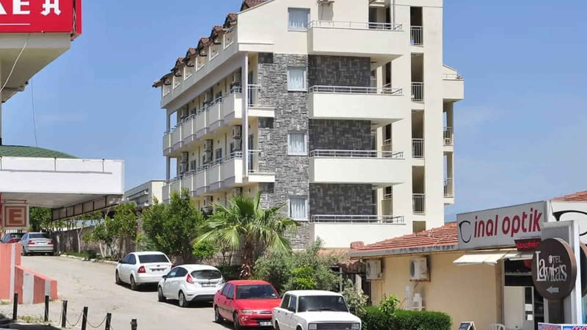 Lavitas Hotel