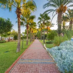 Lonicera World Hotel