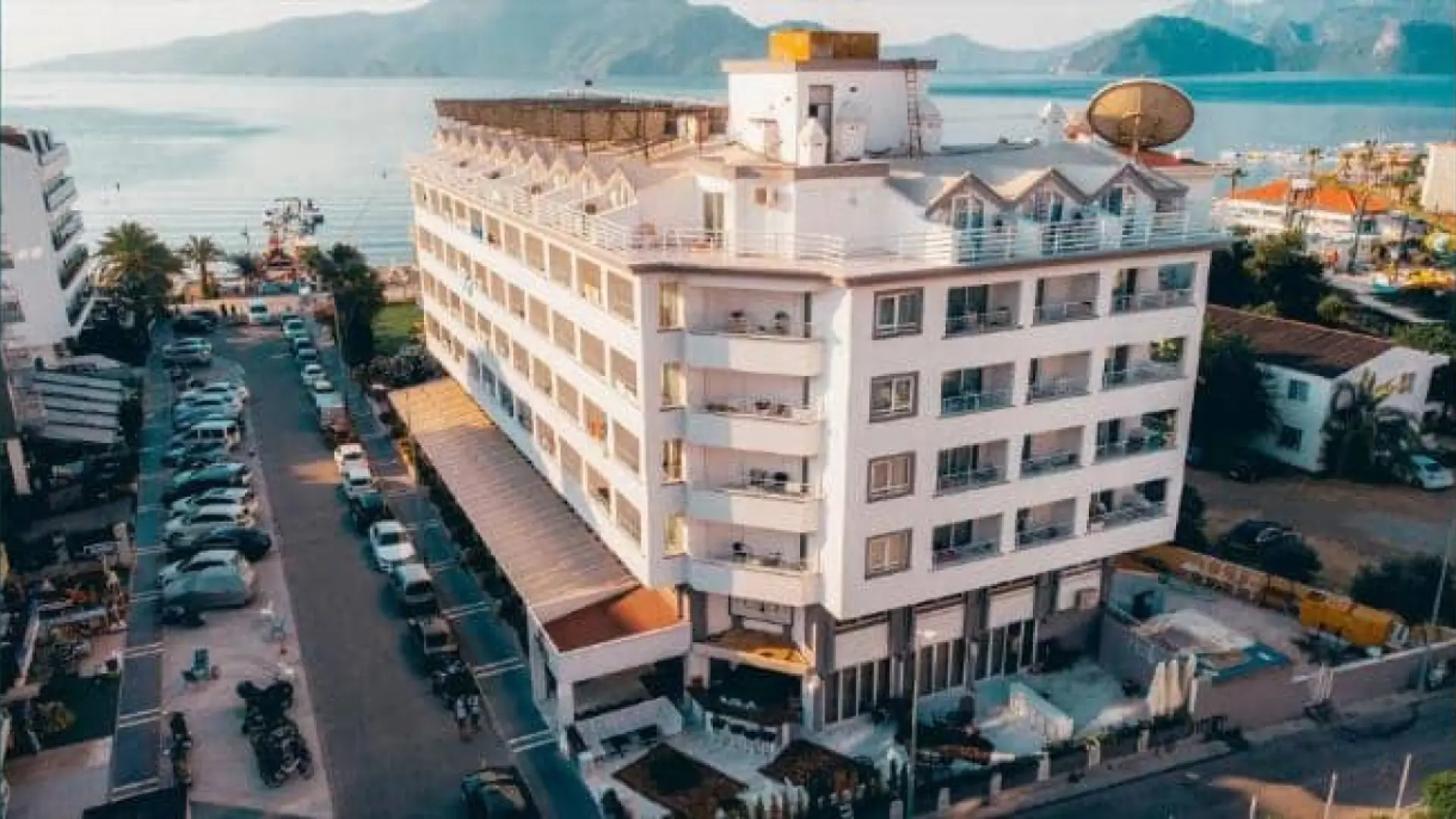Mert Sea Side Adult Only +13