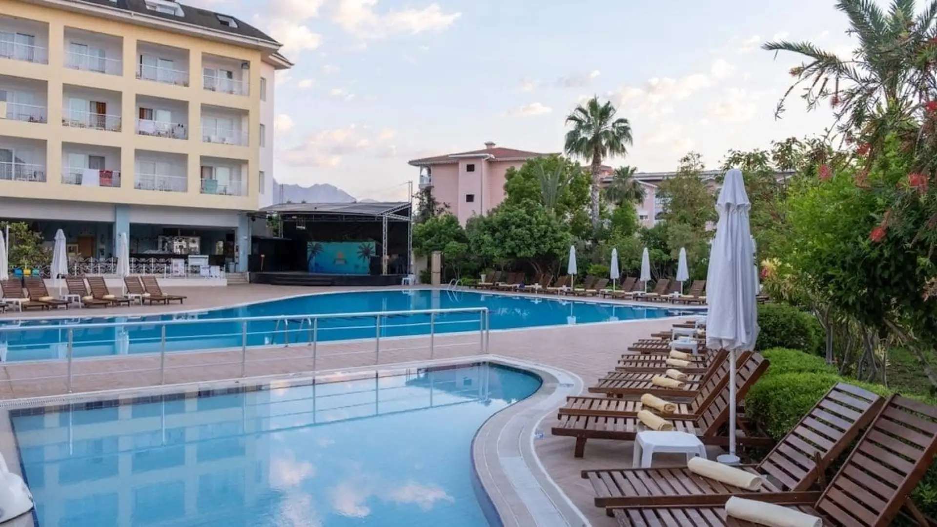 Pine House Hotel