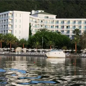 Tropical Hotel Adults Only +16
