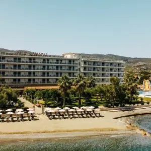 Calamos Beach Family Club