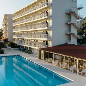 Calamos Beach Family Club