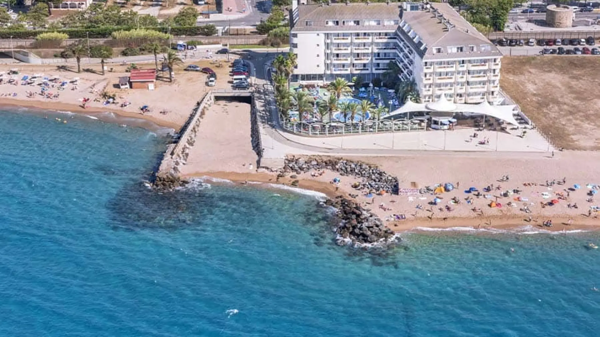 Caprici Beach Hotel And Spa