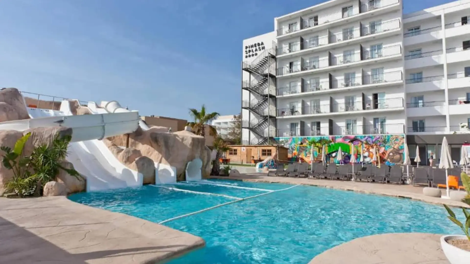 Fergus Club Pineda Splash