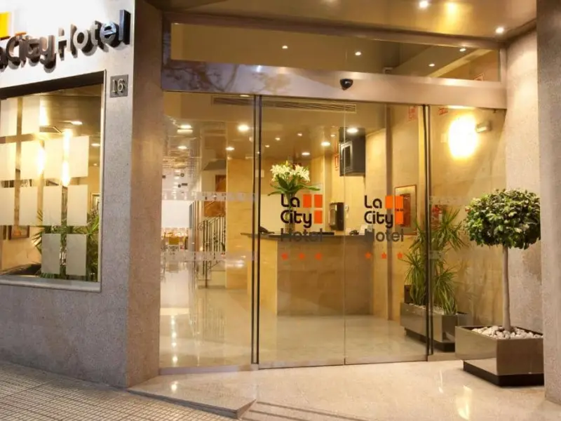 La City Hotel Estación