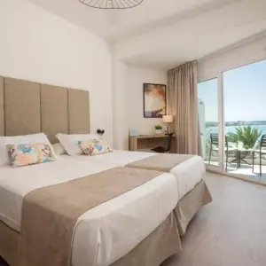 Las Arenas Hotel