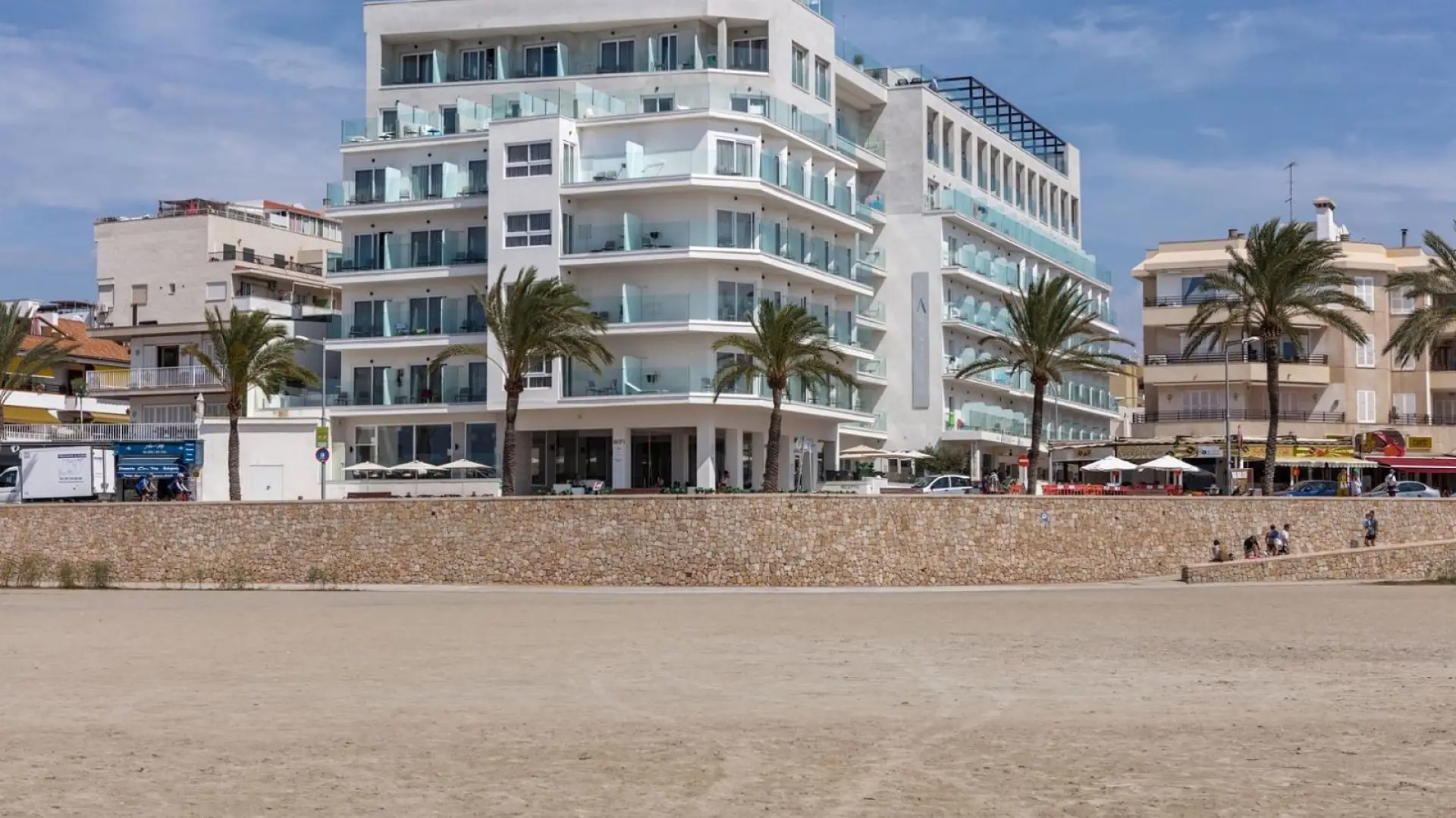 Las Arenas Hotel
