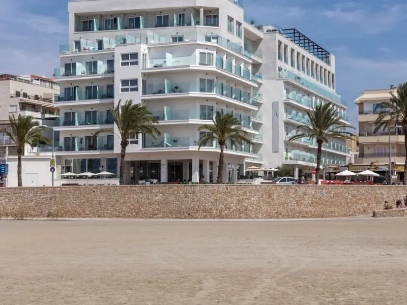 Las Arenas Hotel