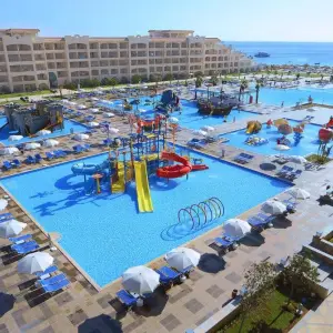 Pickalbatros White Beach Resort